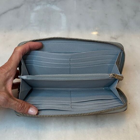 Coach Cross Grain Leather Full Zip Continental Wallet - Picture 13 of 16